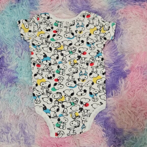 Snoopy Peanuts Size 12 months Boys Onsie - Picture 3 of 7